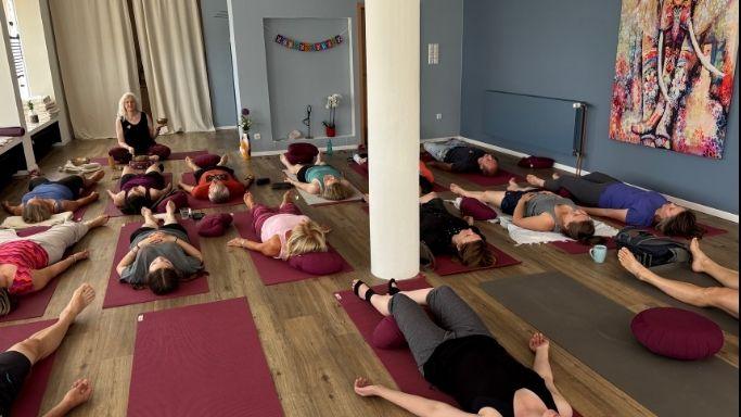 Yogakurse in Paderborn Schloß Neuhaus